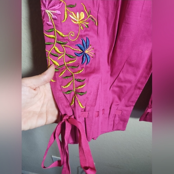 New Que Pants Crop Capri Boho Embroidered Pink - Picture 2 of 16